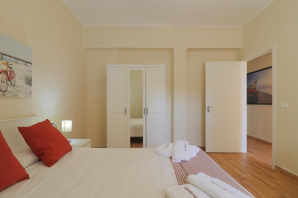 C102 - Huge And Stylish 5 Bedroom By The Center Malaga Bagian luar foto