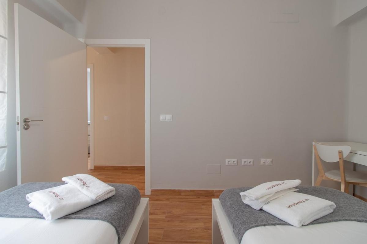 C102 - Huge And Stylish 5 Bedroom By The Center Malaga Bagian luar foto